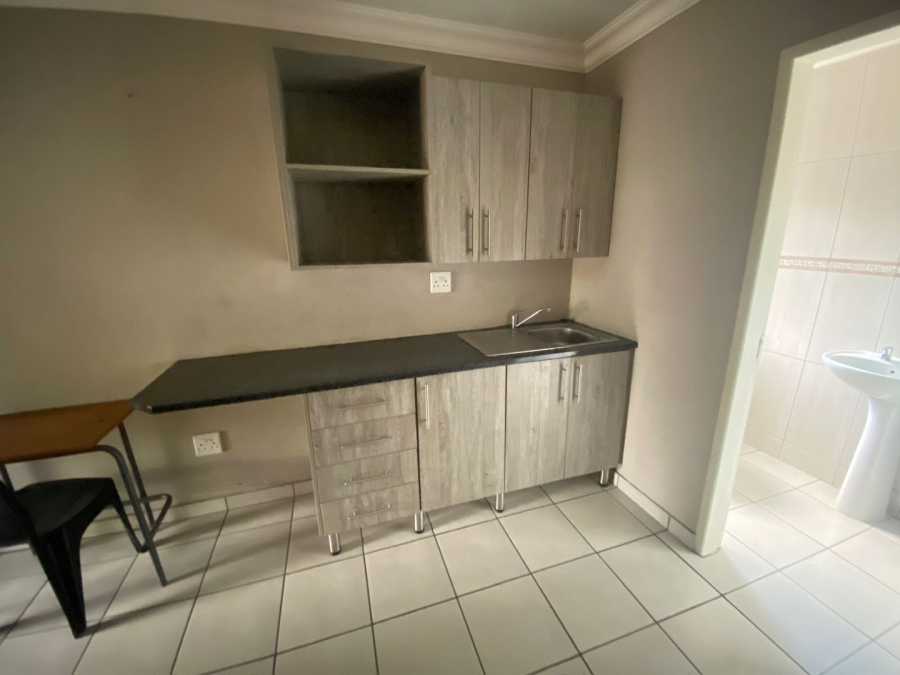 5 Bedroom Property for Sale in Willows Free State